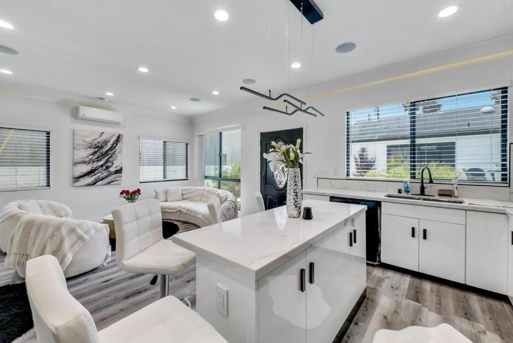 האנטינגטון ביץ' Luxury 2 Bedroom Villa מראה חיצוני תמונה