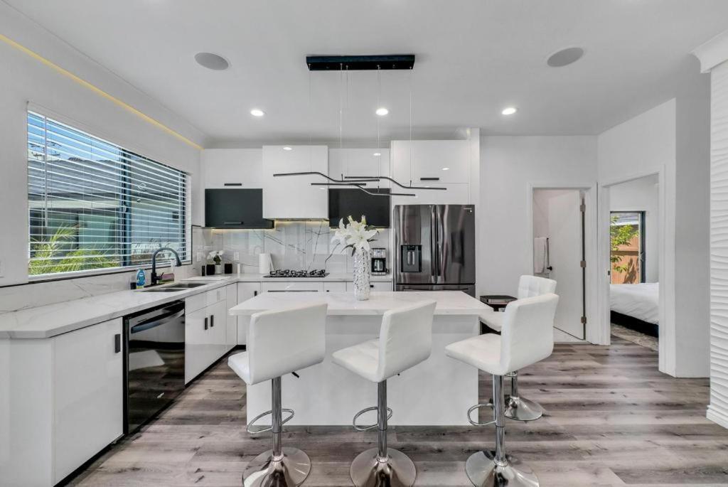 האנטינגטון ביץ' Luxury 2 Bedroom Villa מראה חיצוני תמונה